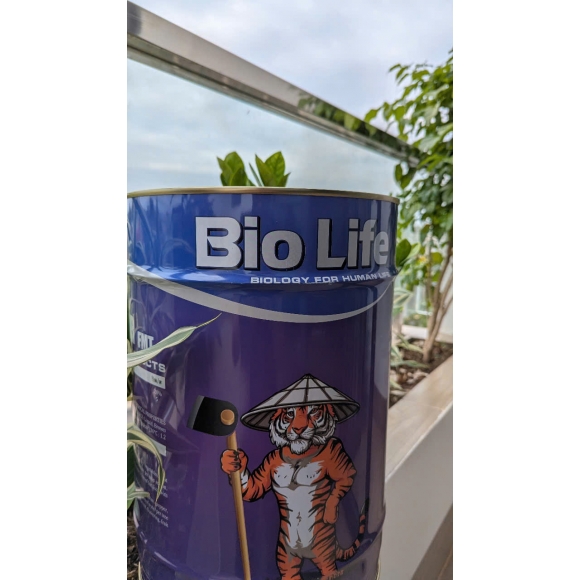BIO LIFE - PHÂN BÓN HỮU CƠ TỔNG HỌP ( Can thiếc 20L )